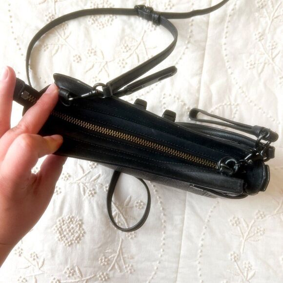 Coach Swagger Wristlet Black Crossbody Small Handbag Black Pepple Leather - Picture 9 of 10